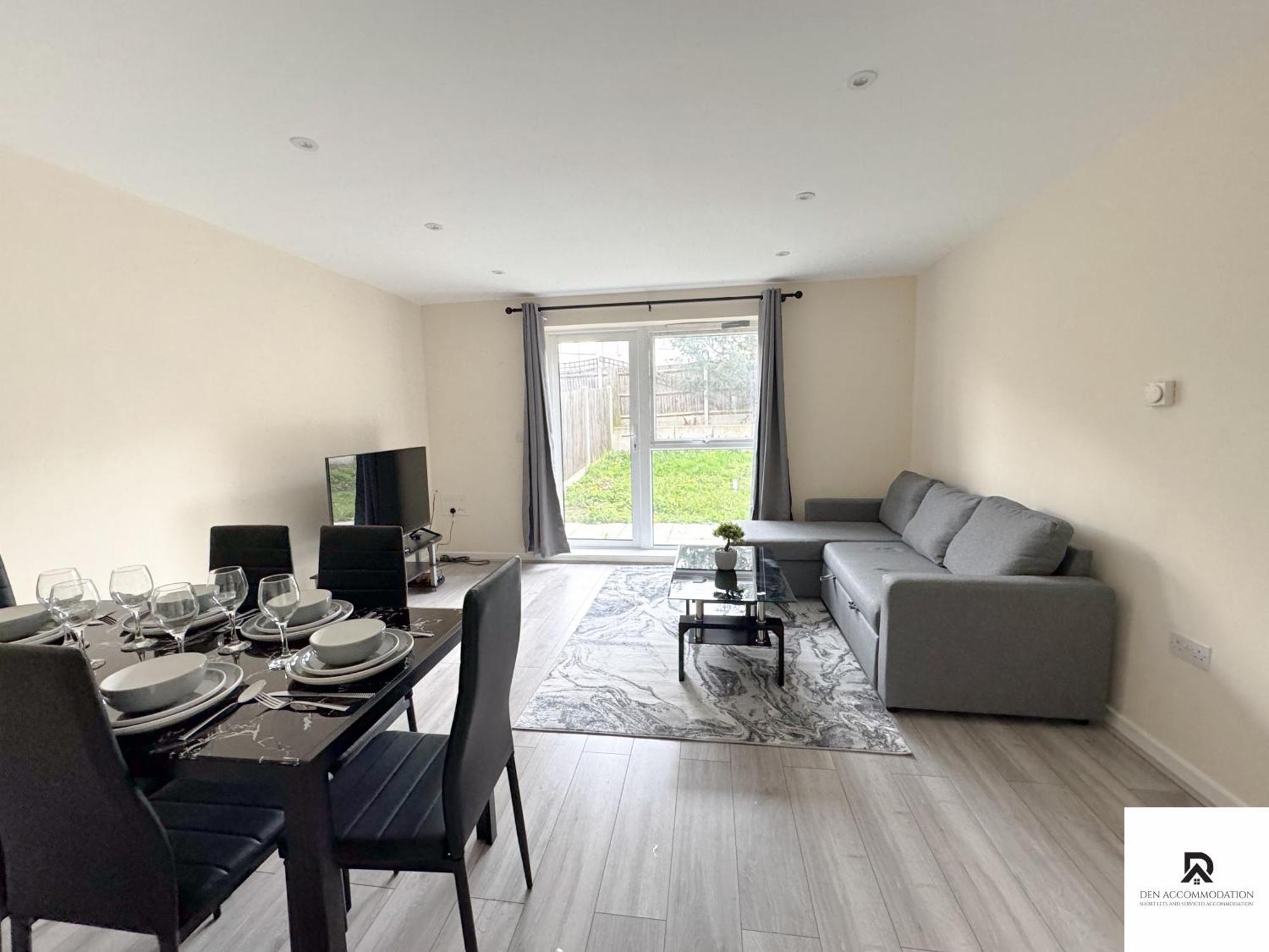 Newly Launched Two Bedroom House By Den Accommodation Short Lets & Serviced Accommodation With Garden Londres Exterior foto